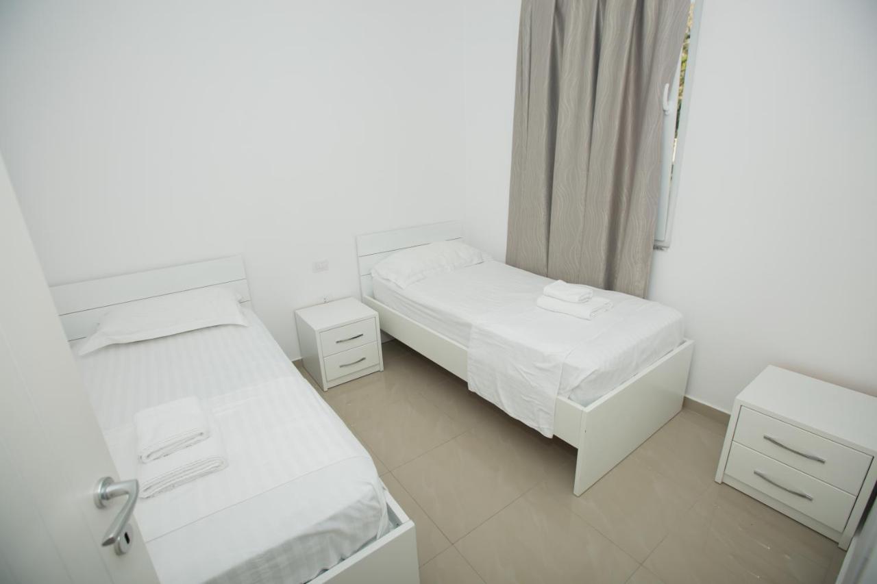 Royal Palace Aparthotel Lezhe Luaran gambar