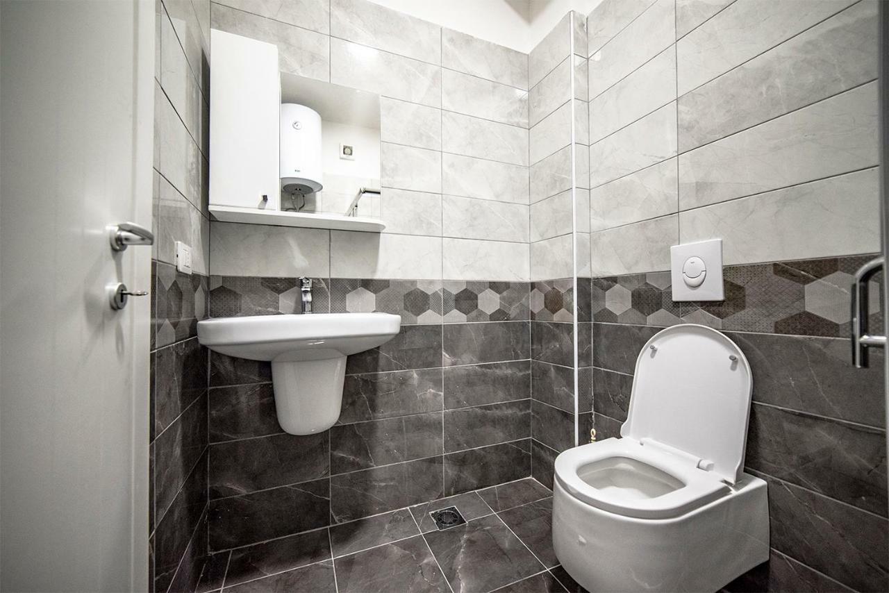 Royal Palace Aparthotel Lezhe Luaran gambar