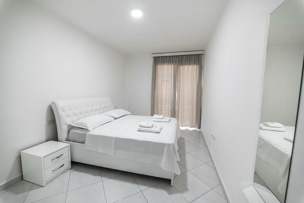 Royal Palace Aparthotel Lezhe Luaran gambar